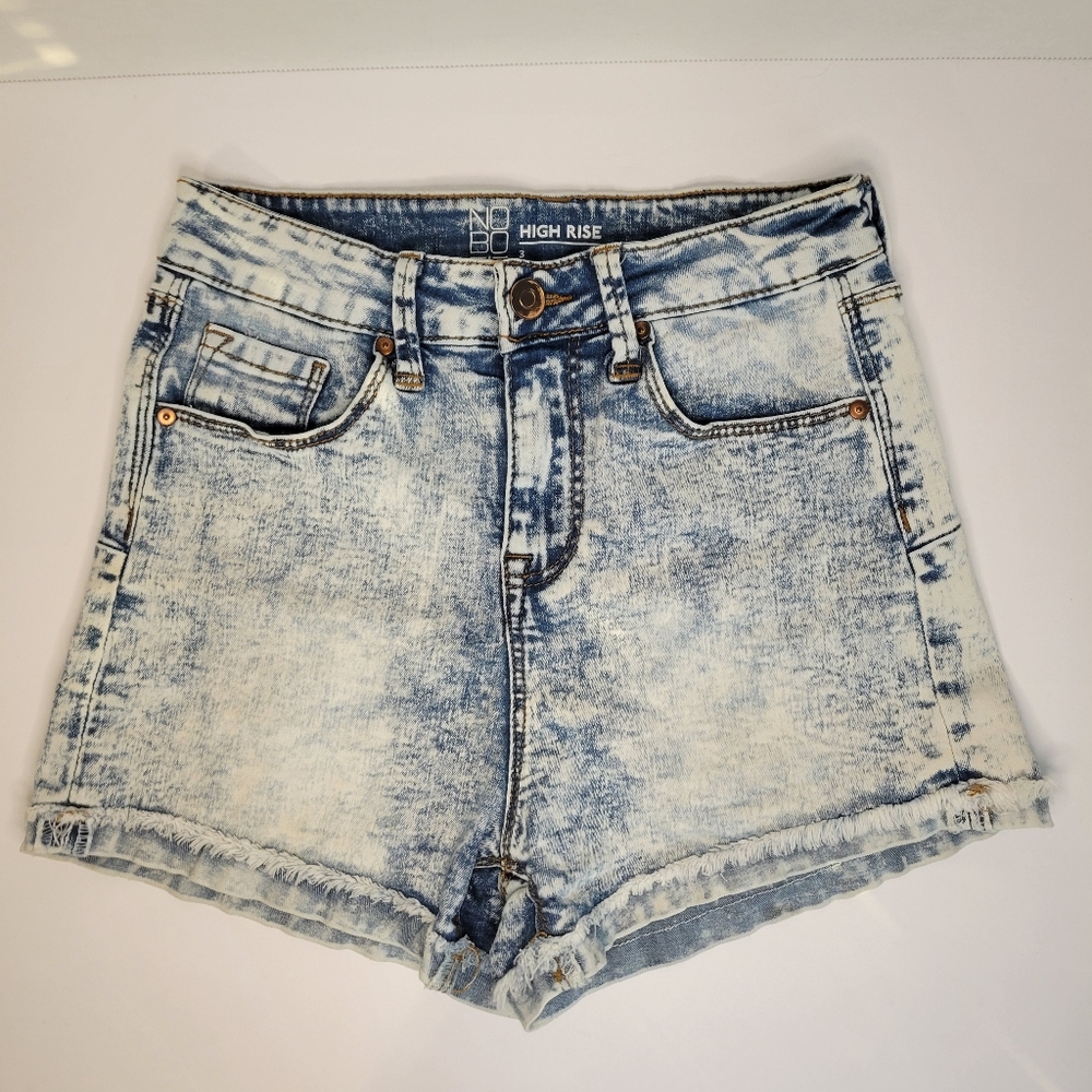 No boundaries High Rise acid wash Shorts. Size 3